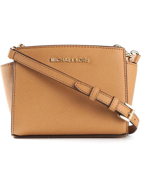 michael kors selma clutch|michael kors clutch crossbody.